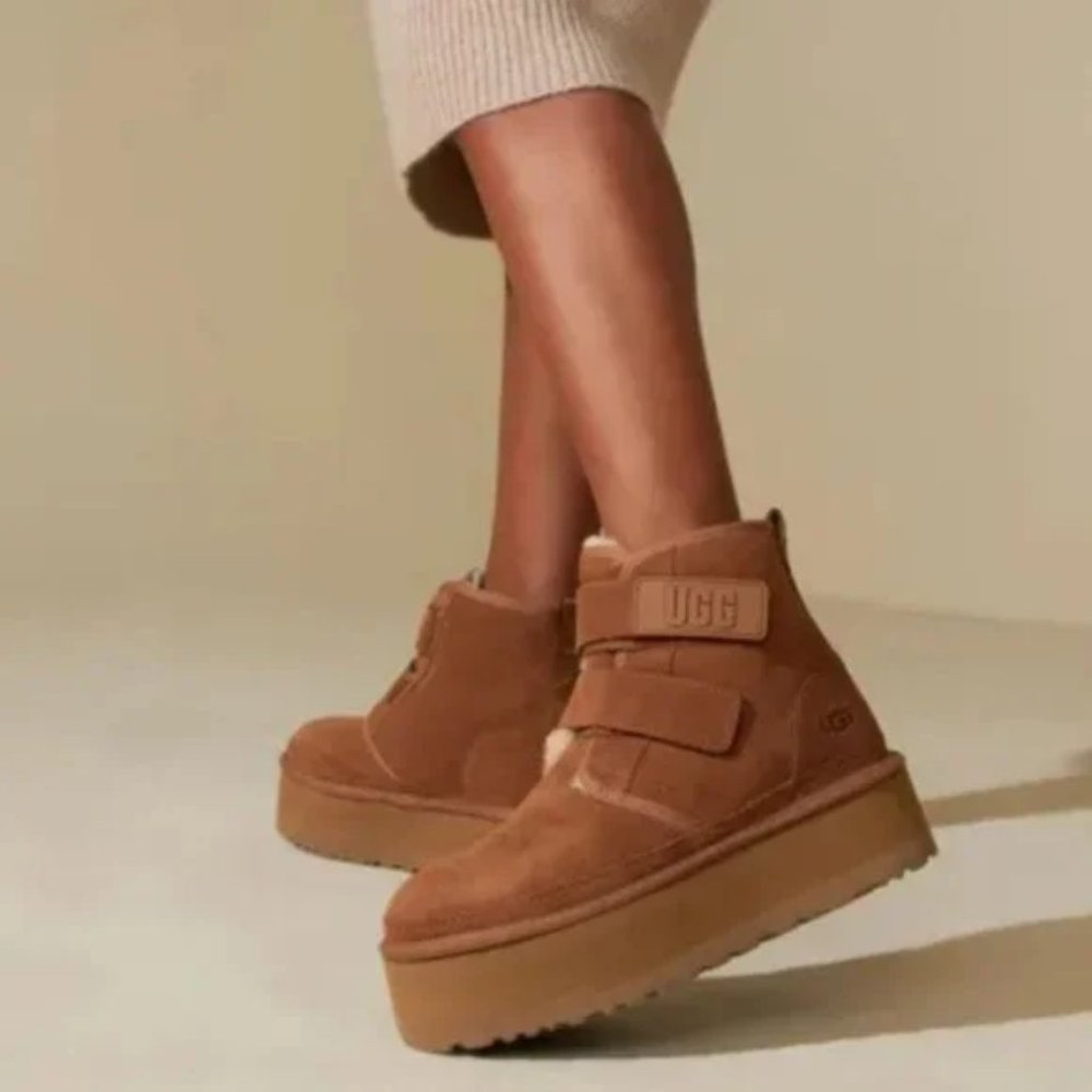 UGG Women's Neumel Platform Boot - Picture 3 of 12